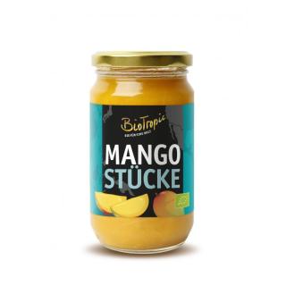 Mangostücke in Ananassaft
